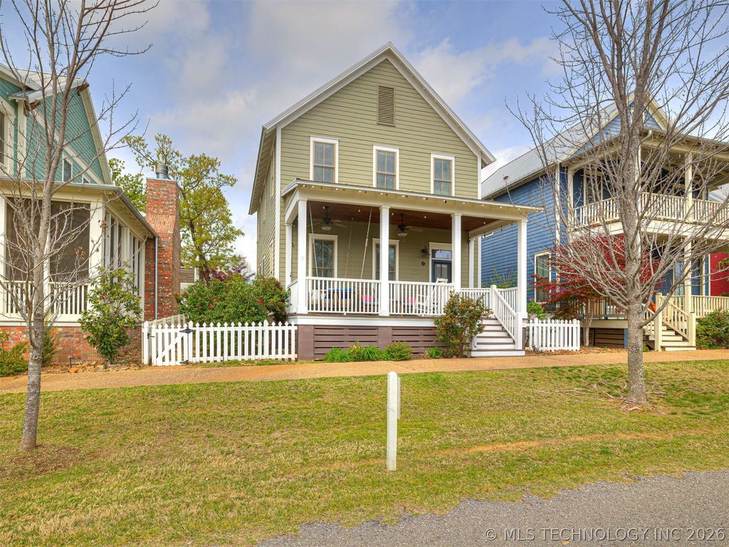 25 Boulevard, Carlton Landing, OK 74432