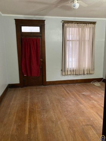 1269 SW Lane ST, Topeka, KS 66604