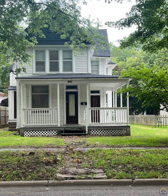 1269 SW Lane ST, Topeka, KS 66604