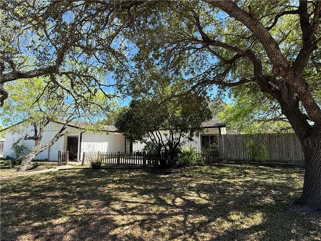 241 Chenoweth Dr, Corpus Christi, TX 78404