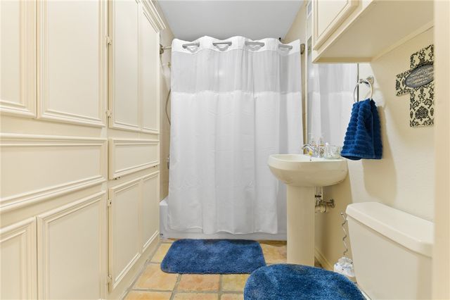 241 Chenoweth Dr, Corpus Christi, TX 78404