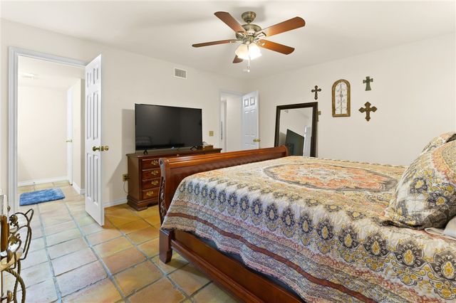 241 Chenoweth Dr, Corpus Christi, TX 78404