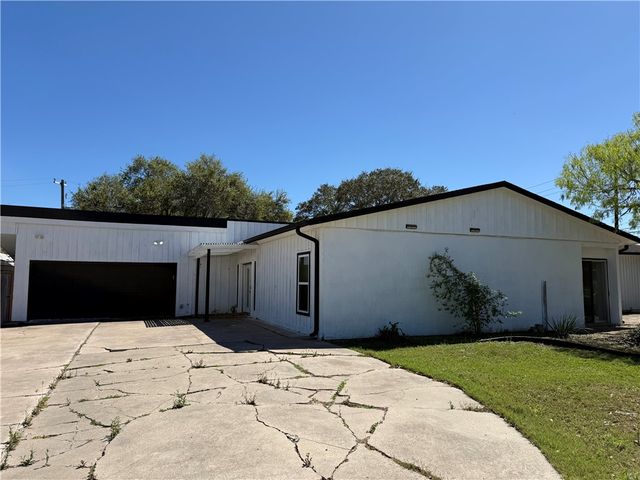 241 Chenoweth Dr, Corpus Christi, TX 78404