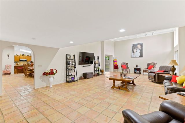 241 Chenoweth Dr, Corpus Christi, TX 78404