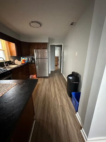 6238 W Eastwood Avenue, Chicago, IL 60630