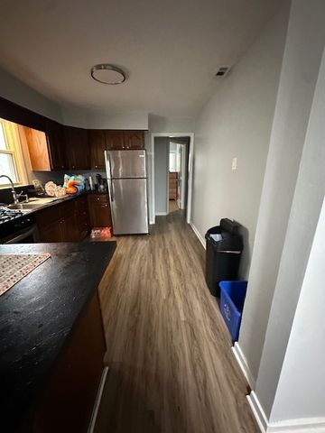 6238 W Eastwood Avenue, Chicago, IL 60630