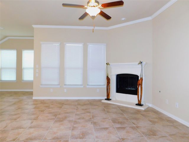 3921 Roxbury Street, Denton, TX 76210