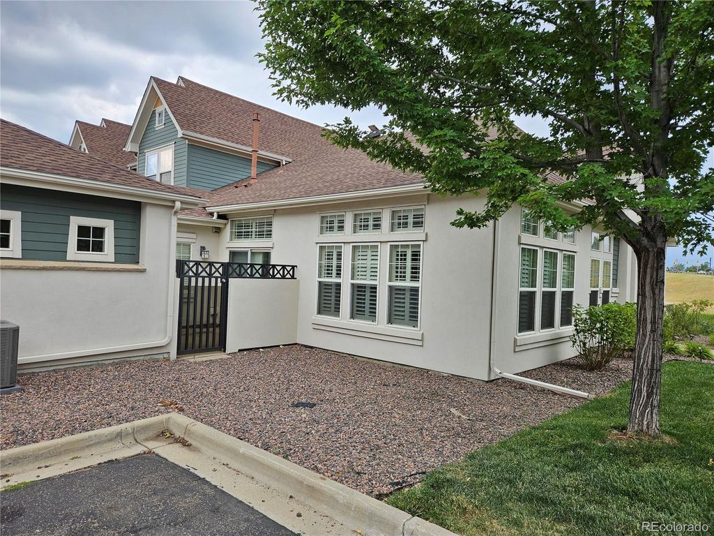 Image 3 of property listing at 9632 W Indore Drive, Littleton, CO 80128