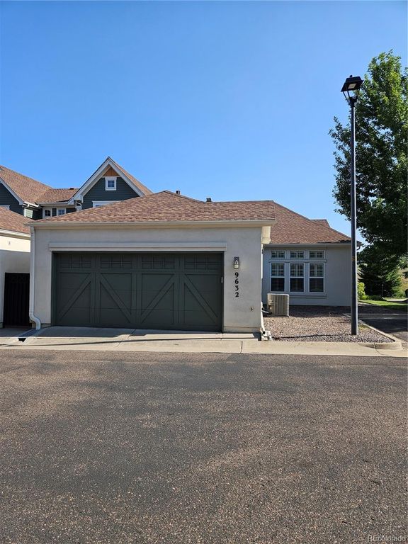Image 4 of property listing at 9632 W Indore Drive, Littleton, CO 80128