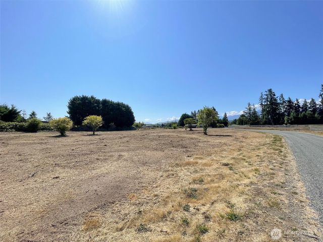 114 Leprechaun Lane, Port Angeles, WA 98362