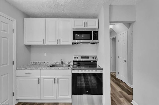 607 Sterling ST, Norfolk, VA 23505