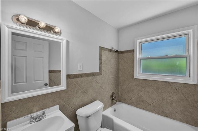 607 Sterling ST, Norfolk, VA 23505