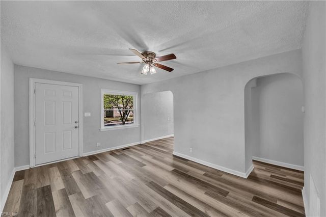 607 Sterling ST, Norfolk, VA 23505