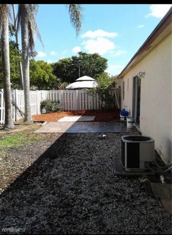 14025 Langley Place, Davie, FL 33325