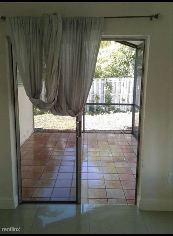 14025 Langley Place, Davie, FL 33325