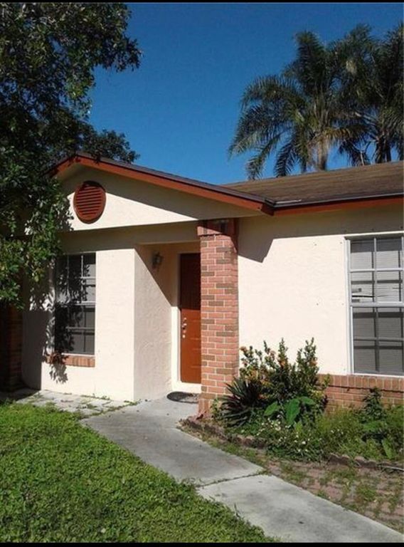 14025 Langley Place, Davie, FL 33325