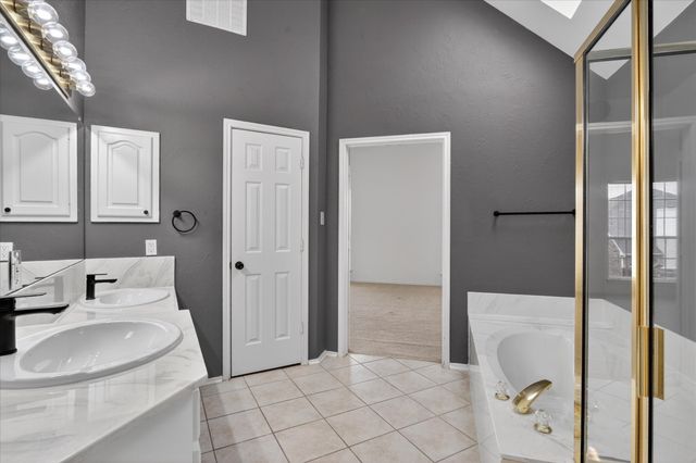 933 Highgate Drive, Lewisville, TX 75067