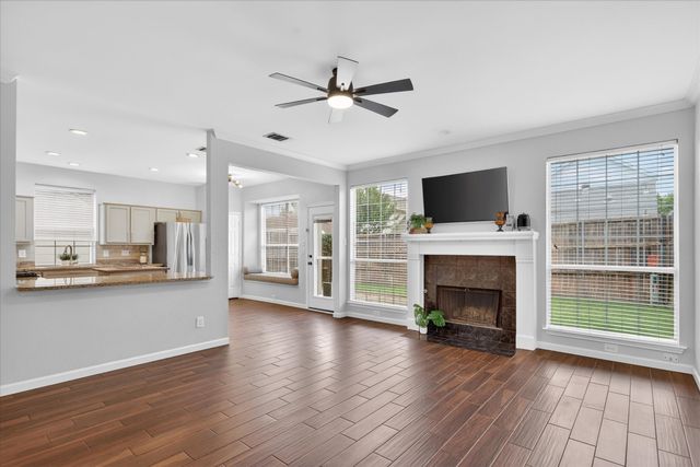 933 Highgate Drive, Lewisville, TX 75067