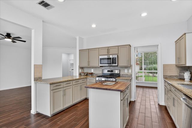 933 Highgate Drive, Lewisville, TX 75067