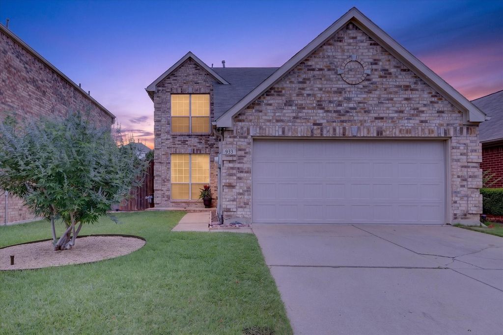 933 Highgate Drive, Lewisville, TX 75067