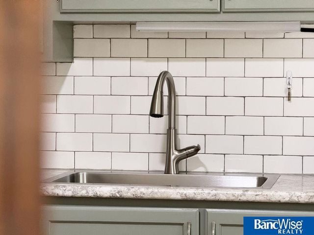 7920 Cherrywood Drive, Lincoln, NE 68510