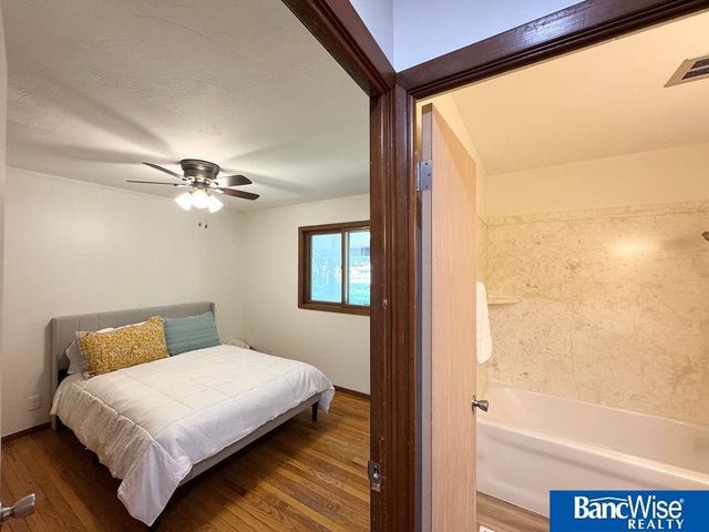 7920 Cherrywood Drive, Lincoln, NE 68510