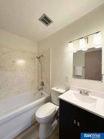 7920 Cherrywood Drive, Lincoln, NE 68510