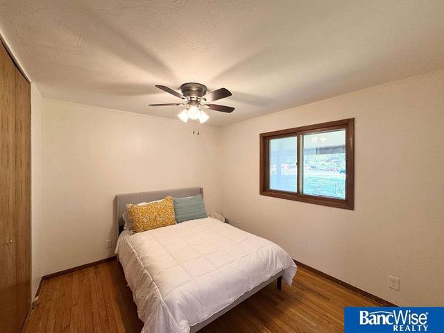 7920 Cherrywood Drive, Lincoln, NE 68510