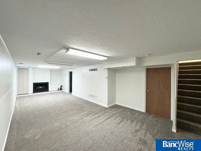 7920 Cherrywood Drive, Lincoln, NE 68510