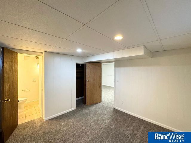 7920 Cherrywood Drive, Lincoln, NE 68510