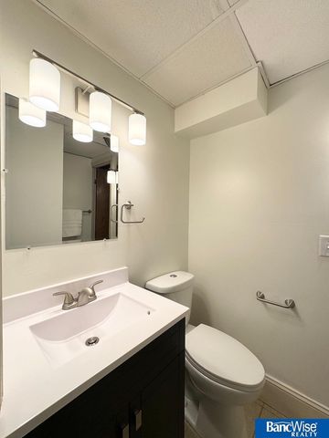 7920 Cherrywood Drive, Lincoln, NE 68510