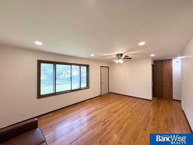 7920 Cherrywood Drive, Lincoln, NE 68510