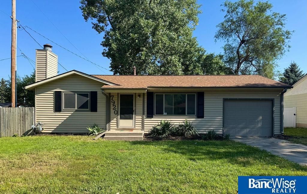7920 Cherrywood Drive, Lincoln, NE 68510