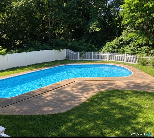 6 Overlook Drive, Old Saybrook, CT 06475