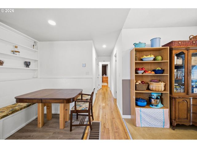 16110 Se CLAY St, Portland, OR 97233