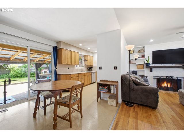 16110 Se CLAY St, Portland, OR 97233
