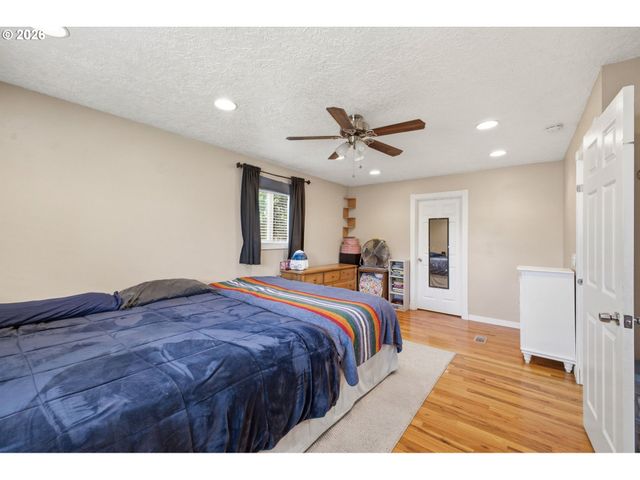 16110 Se CLAY St, Portland, OR 97233