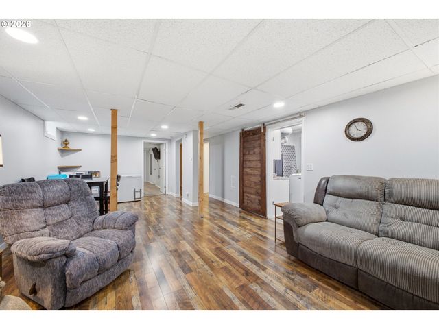 16110 Se CLAY St, Portland, OR 97233