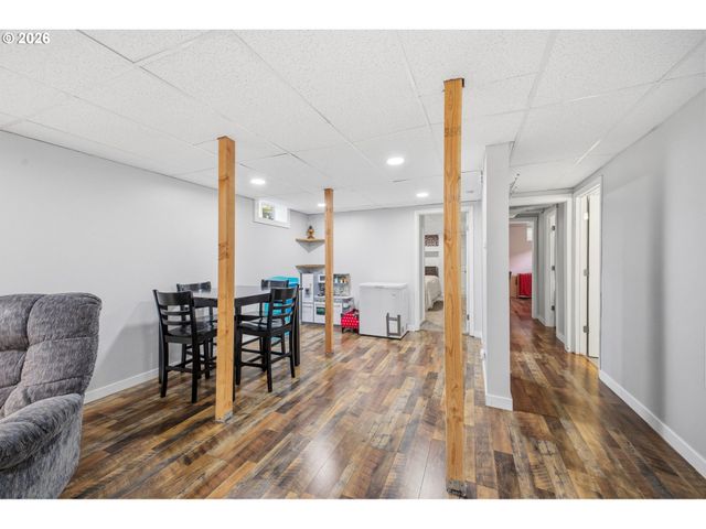 16110 Se CLAY St, Portland, OR 97233