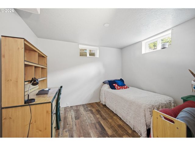 16110 Se CLAY St, Portland, OR 97233
