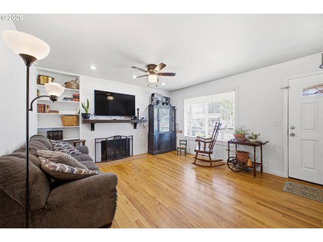 16110 Se CLAY St, Portland, OR 97233