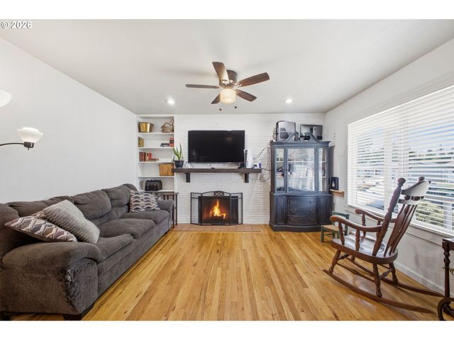 16110 Se CLAY St, Portland, OR 97233