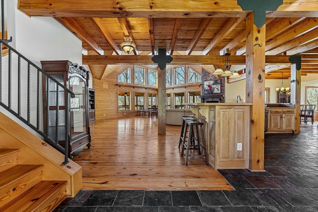 7775 Medley Amonette Rd, Silver Point, TN 38582