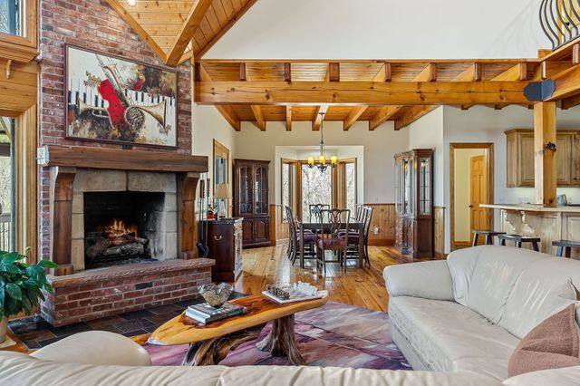 7775 Medley Amonette Rd, Silver Point, TN 38582