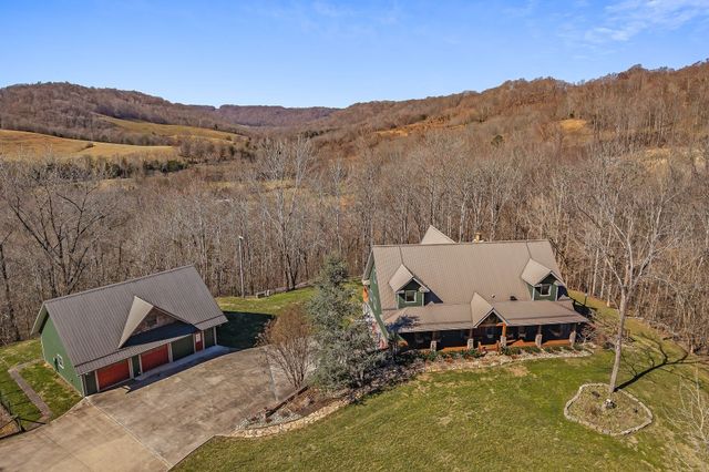 7775 Medley Amonette Rd, Silver Point, TN 38582