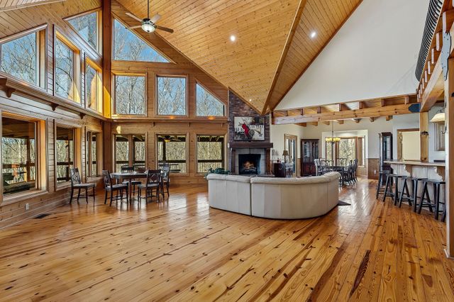 7775 Medley Amonette Rd, Silver Point, TN 38582