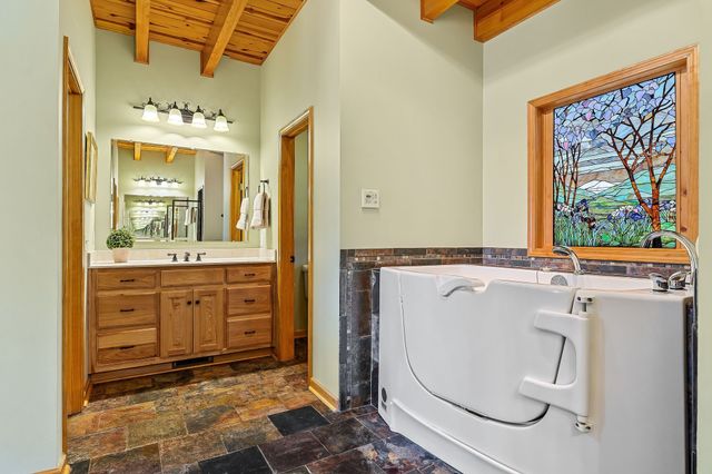 7775 Medley Amonette Rd, Silver Point, TN 38582