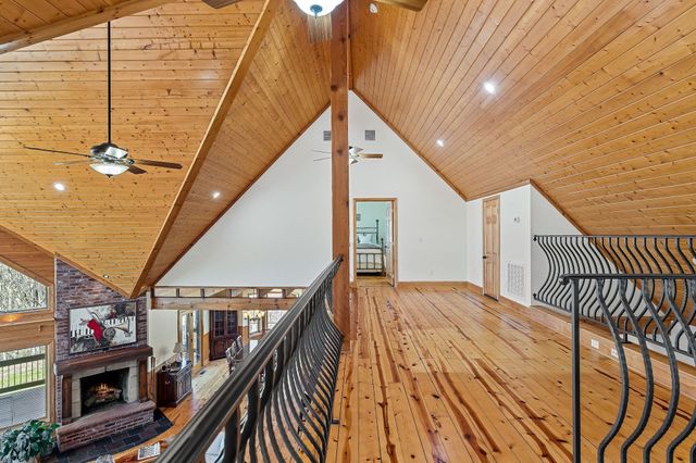 7775 Medley Amonette Rd, Silver Point, TN 38582