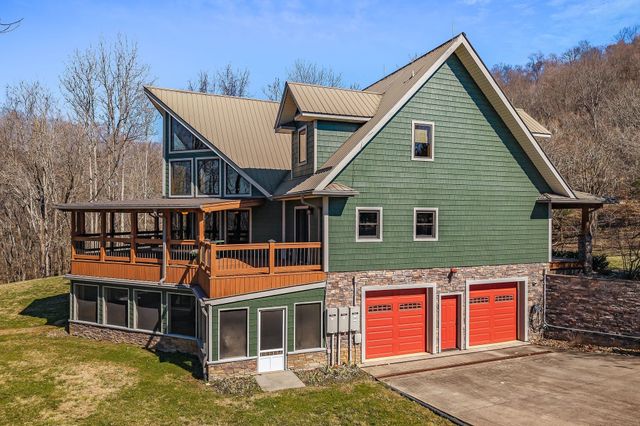 7775 Medley Amonette Rd, Silver Point, TN 38582