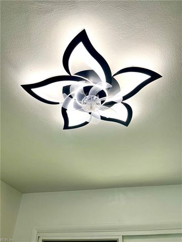 9620 Whit AVE, Norfolk, VA 23503